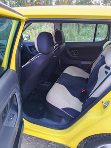 Škoda Fabia 2011 (10 фото из 10)