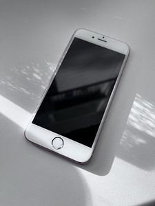 iPhone 6s 16ГБ (1 фото из 4)