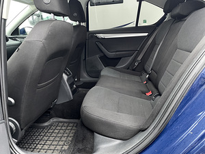 Skoda Octavia 1.2 77кВ (11 foto / 15)