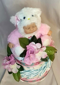Торт из памперсов Hello kitty (3 фото из 4)
