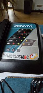 Makita DC18RC быстрое зарядное устройство + аккумулятор BL18 (3 фото из 4)