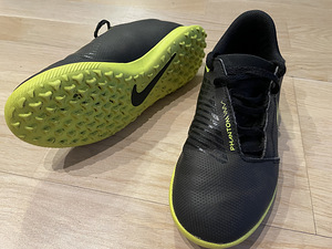 Nike jalgpalli putsad s32 (2 foto / 3)