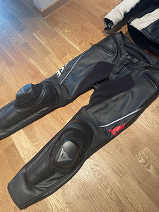 Dainese motoratta jope ja püksid nahast 46 (2 foto / 5)