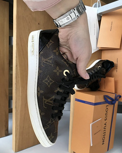 Оригинальные кроссовки louis vuitton (2 фото из 5)