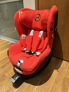 Бустерное кресло Cybex Sirona Z i-Size 45-105 см + Cybex isofix basic (4 фото из 9)