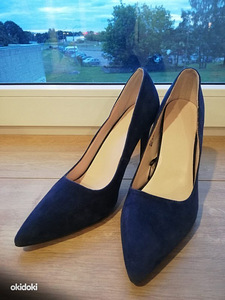 Туфли женские, темно-синие, надеты 1 раз, размер 37