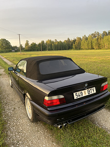 BMW 325i (7 фото из 11)