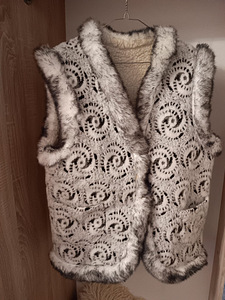 Lambavillast ja küülikukarvast vest (1 foto / 2)
