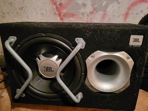 Jbl basspro 12 (2 фото из 6)