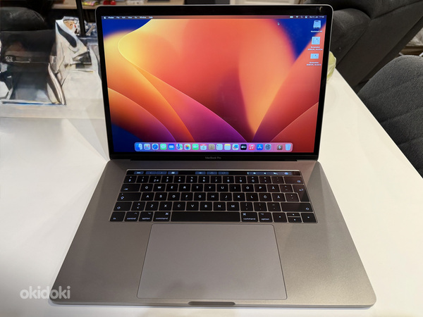 MacBook Pro 15” (2017), 16GB RAM / Apple SSD 251GB
