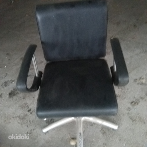 Парикмахерское кресло (фото #2)
