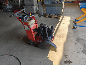 Husqvarna FS400LV põrandasaag (1 foto / 2)