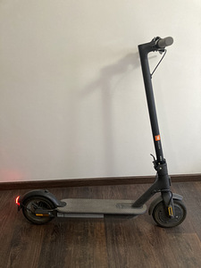 Xiaomi Mi Electric Scooter 1S (2 foto / 4)