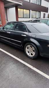 Chrysler 300c (2 фото из 10)