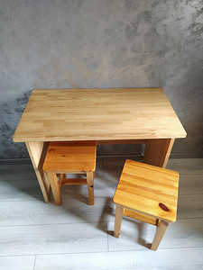 Kirjutuslaud puidust + 2 tooli (2 foto / 4)