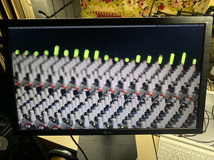 Thunderbolt 2 LG IPS monitor 27" (3 foto / 3)