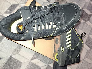 HEELYS роликовые кроссовки (1 фото из 3)