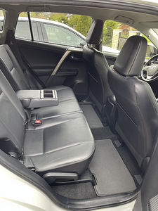 Toyota RAV4, 2015, Premium (8 foto / 11)