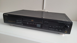 CD-плеер Sony CDP-XE510 (2 фото из 4)