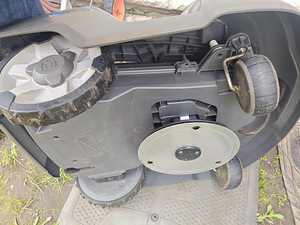 Husqvarna Automower 310 robotic lawn mower (4 foto / 5)