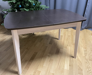 Söögilaud 145/110 x 75 (2 foto / 7)
