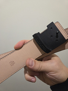 Louis Vuitton Leather belt. (4 foto / 4)