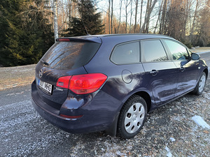 Opel astra j (9 foto / 11)