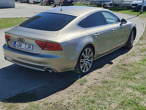 Audi A7 (2 foto / 13)
