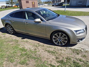Audi A7 (4 foto / 13)