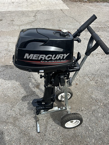 Лодочный мотор Mercury 6л.с. (1 фото из 8)