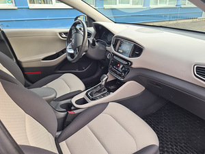 Hyundai Ioniq 1.6 77kW hübriid (bensiin / elekter) 2018 (8 foto / 15)