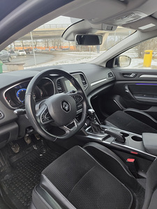 Renault Megan (5 фото из 9)