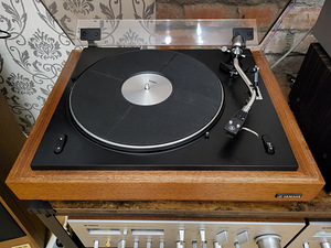 Grammofon, vinüülimängija Yamaha YP-700 (2 foto / 9)