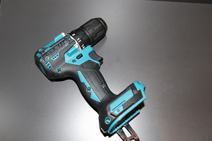 Makita DDF487 (2 фото из 3)