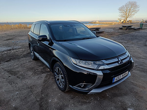 Mitsubishi Outlander (7 foto / 12)