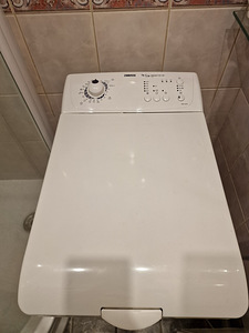 Pesumasin Zanussi Easyiron A+ ZWQ35105 (1 foto / 5)