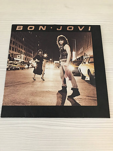 BON JOVI - BON JOVI. (1 foto / 8)
