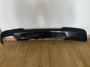 BMW F10 F11 tagumine must läikiv difuusor Rear spoiler (2 foto / 3)