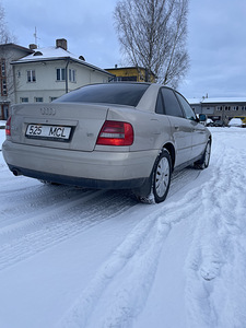 Audi a4 1.6 74kw (3 foto / 6)