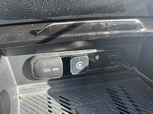Беспроводной адаптер CarPlay/AndroidAuto (2 фото из 4)