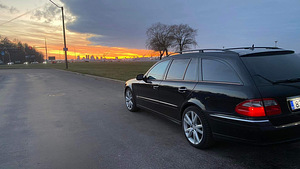 Mercedes Benz E320 (2 foto / 9)