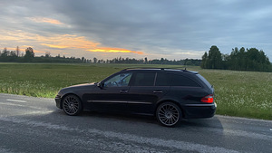 Mercedes Benz E320 (9 foto / 9)