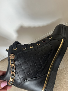 Naiste kingad guess (4 foto / 4)