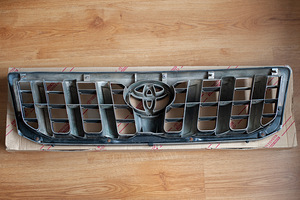 Оригинальная решётка радиатора, Land Cruiser 120 (2 фото из 2)