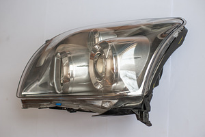 Originaaltuled, ksenoon, Toyota Avensis 2008 (5 foto / 6)