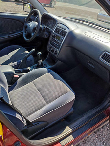 Toyota avensis (6 foto / 6)