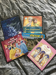 Детские книги (3 фото из 4)