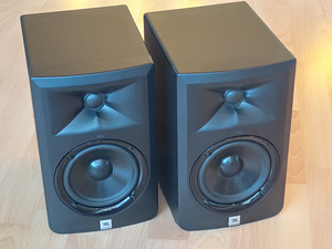 JBL LSR305