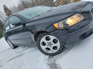 Volvo S40 (6 фото из 15)