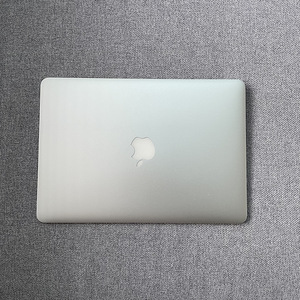 MacBook Air 2014 13" - Core i5 1.4GHz / 4GB / 128GB SSD (2 foto / 2)